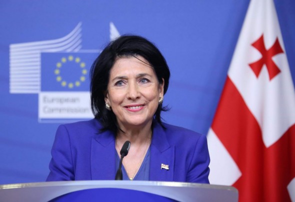 Proteste masive în Georgia. Președinta cere oamenilor să iasă în stradă